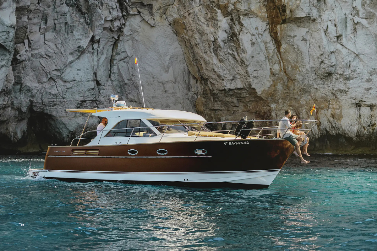 Alquiler de barco con patrón