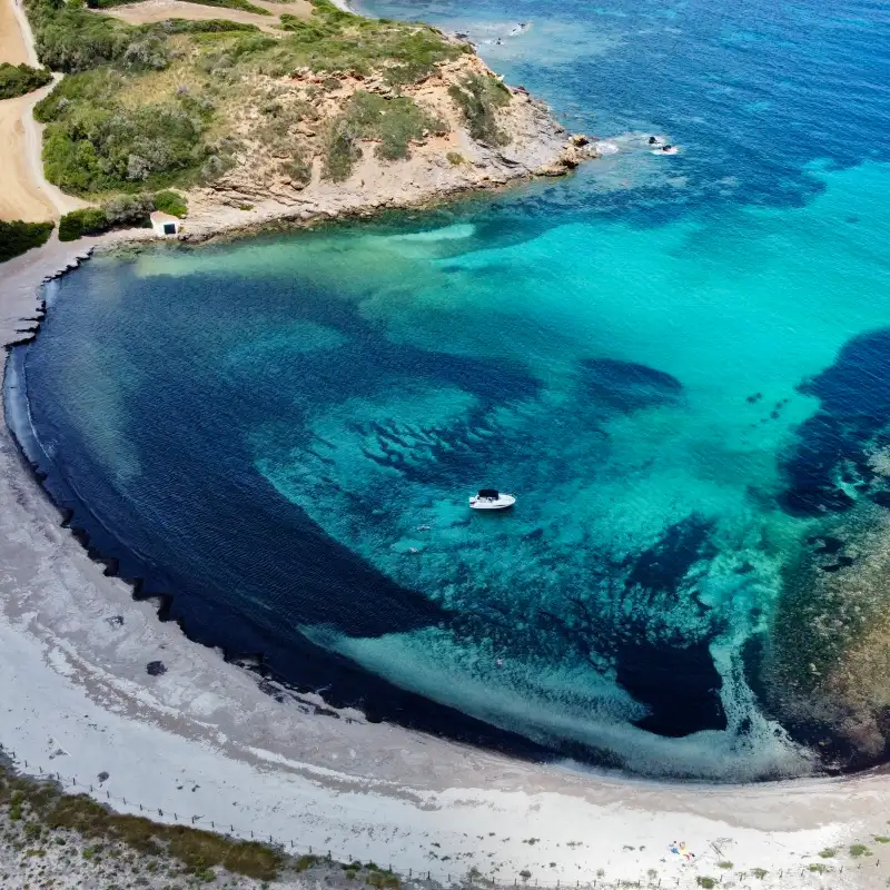 Cala Rambla en la ruta norte de la costa de Menorca.